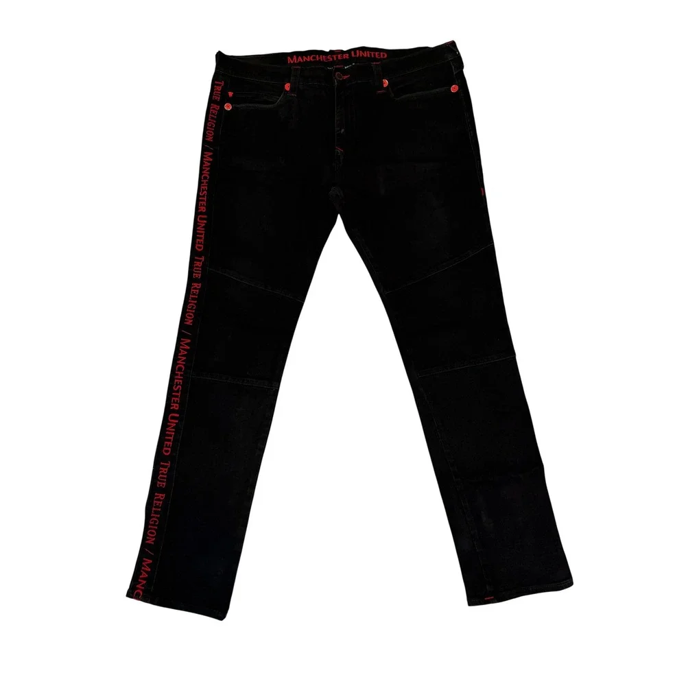 True Religion Manchester United Jeans Mens 40 Black Red Tape Logo Straight Leg